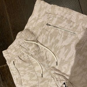 Athleta Cabo Tide Linen Joggers